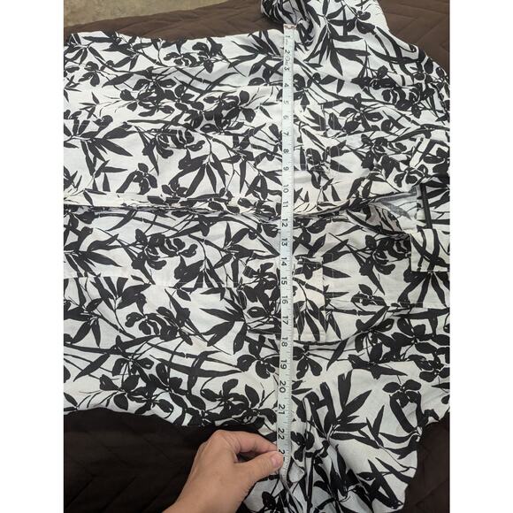 Women's black & white roll tab sleeve collared button up linen shirt plus size - Picture 6 of 9